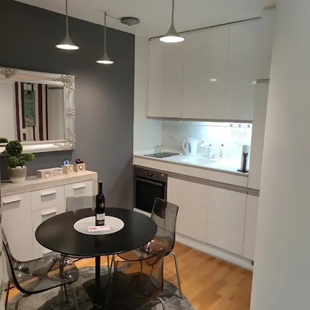 Daire Apartman Nika *